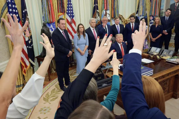 Donald Trump sajtótájékoztatót tart a Fehér Ház Ovális Irodájában 2026. szeptember 18-án – Fotó: Chip Somodevilla / Getty Images
