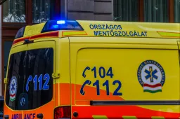 „Bízunk a férfi mielőbbi felépülésében” – írták Facebookjukon a mentők egy férfiról, majd a felesége odakommentelte, hogy aznap volt a temetése