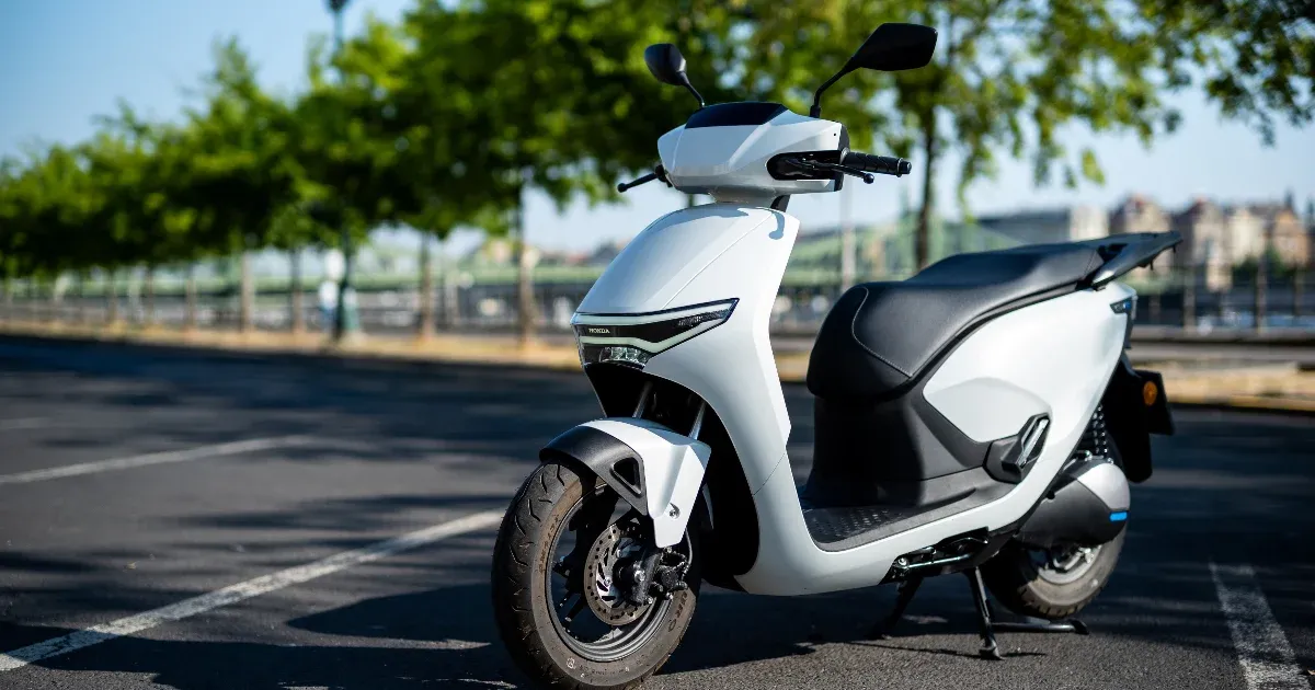 A Honda CUV e: – Az elektromos robogó, ami nem hozza el a megváltást. A Honda CUV e: – Az elektromos robogó, ami nem hozza el a megváltást.