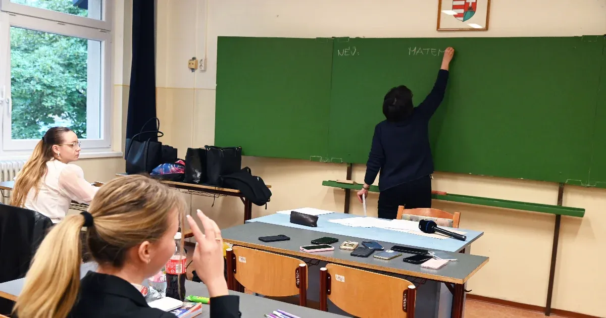 A tanárok továbbképzése: változások jönnek – új cikkünk