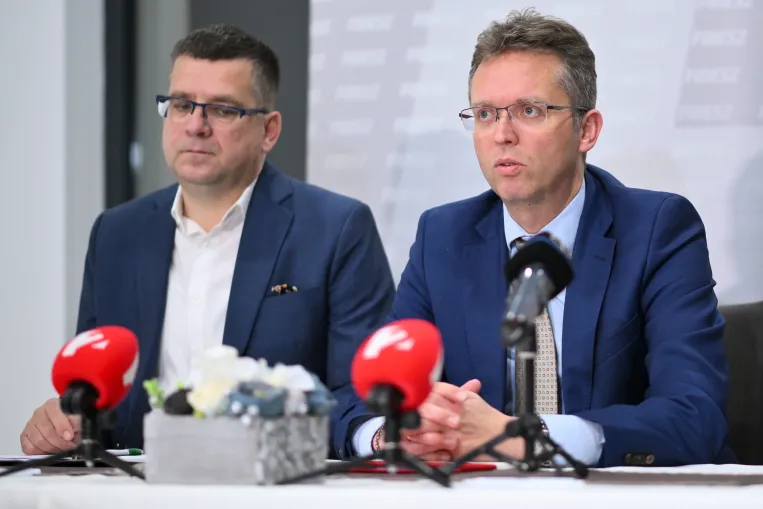 Fogy a levegő Hankóék körül – Forsthoffer megkapta a Legfőbb Ügyészség indítványát a mentelmi jog felfüggesztésére