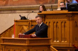 Magyar Péter: Hétfő délelőttre összehívjuk az Országgyűlést, hogy azonnal dönthessen a három mentelmi ügyben