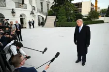 Felülbírálta Trumpék döntését a bíróság, vissza kell engedniük a Fehér Házba a CNN-t és a többi kitiltott médiumot