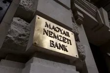 Idén lassabb növekedést, jövőre nagyobb inflációt vár az MNB