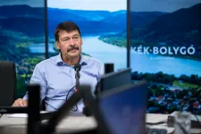 Megszűnt tizennégy kekva, köztük az Áder-féle Kék Bolygó, az Élvonal és az MCC alapítványa