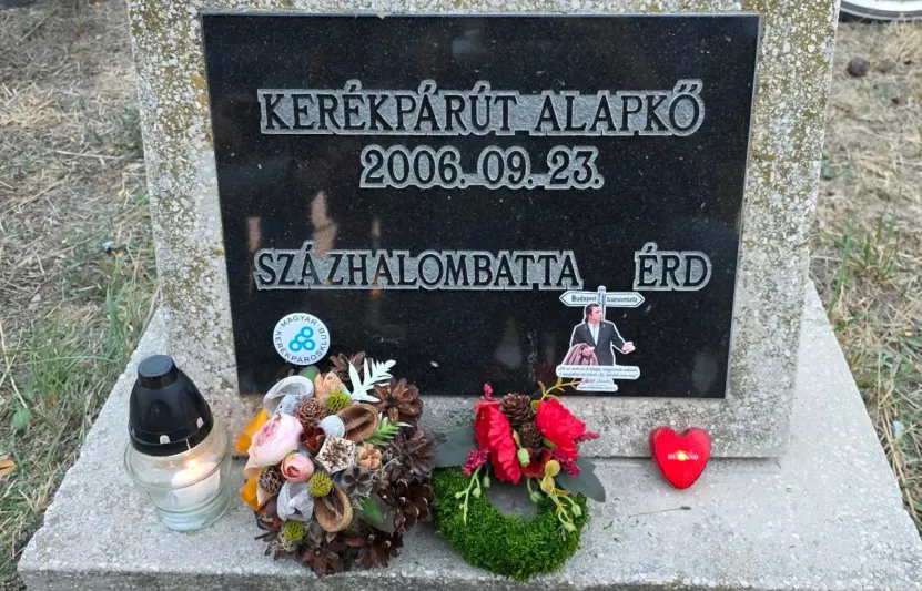Szégyenkoszorút kapott az Eurovelo kerékpárút húsz éve lerakott százhalombattai alapköve