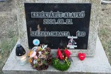 Szégyenkoszorút kapott az Eurovelo kerékpárút húsz éve lerakott százhalombattai alapköve