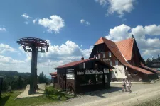 Egy asztalhoz ültek a Madarasi Hargita sípályáinak vitázó felei, de csak hetek maradtak a síszezon megmentésére