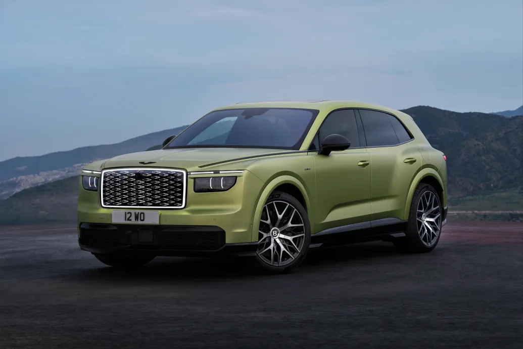 A Bentley első villanyautója nem akar villanyautónak tűnni