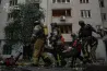 Az ukránok finomítót és vonatot, az oroszok lakóházat találtak el
