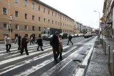Kétszáz új gyalogátkelőhely, akadálymentes villamosmegállók – elfogadták Budapest új gyalogos stratégiáját