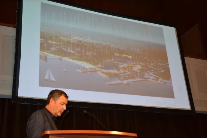 Hallerné Nagy Anikó szerint a NER nemcsak a strandolóktól vette el a Fertő tavat, hanem a helyi vállalkozóktól a megélhetésüket is