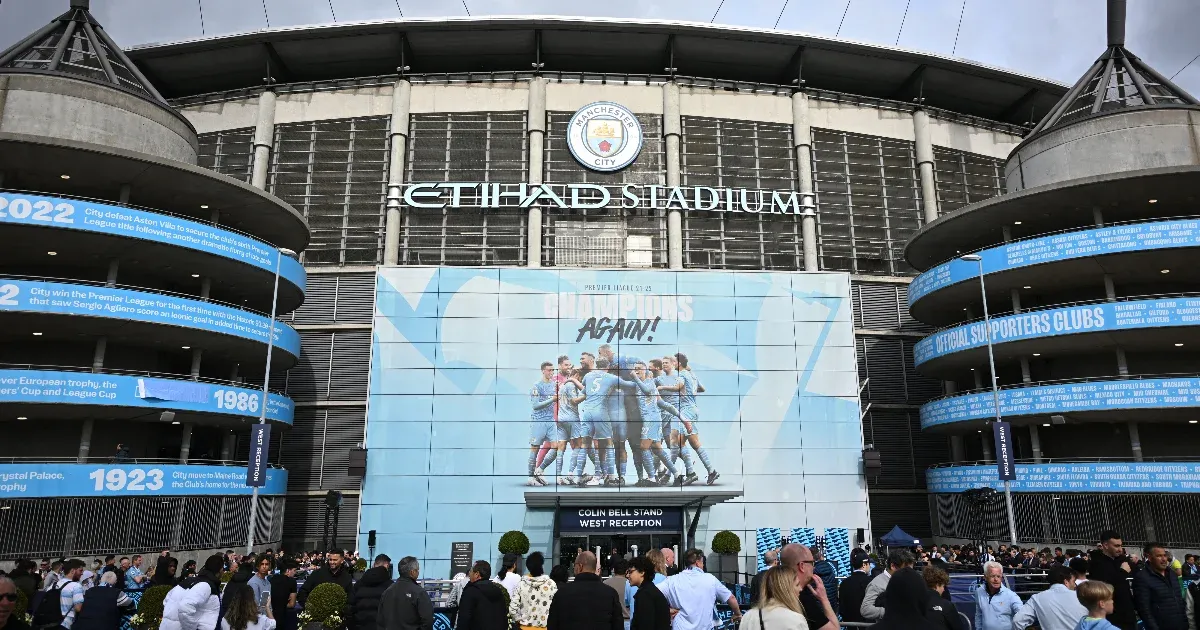 A Manchester City-t bűnösnek találták a Premier League pénzügyi szabályzatának megsértésével kapcsolatos vádpontokban A Manchester City-t bűnösnek találták a Premier League pénzügyi szabályzatának megsértésével kapcsolatos vádpontokban