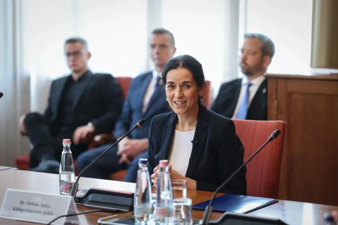 Kihirdették a pekingi és 13 más nagykövet visszarendelését