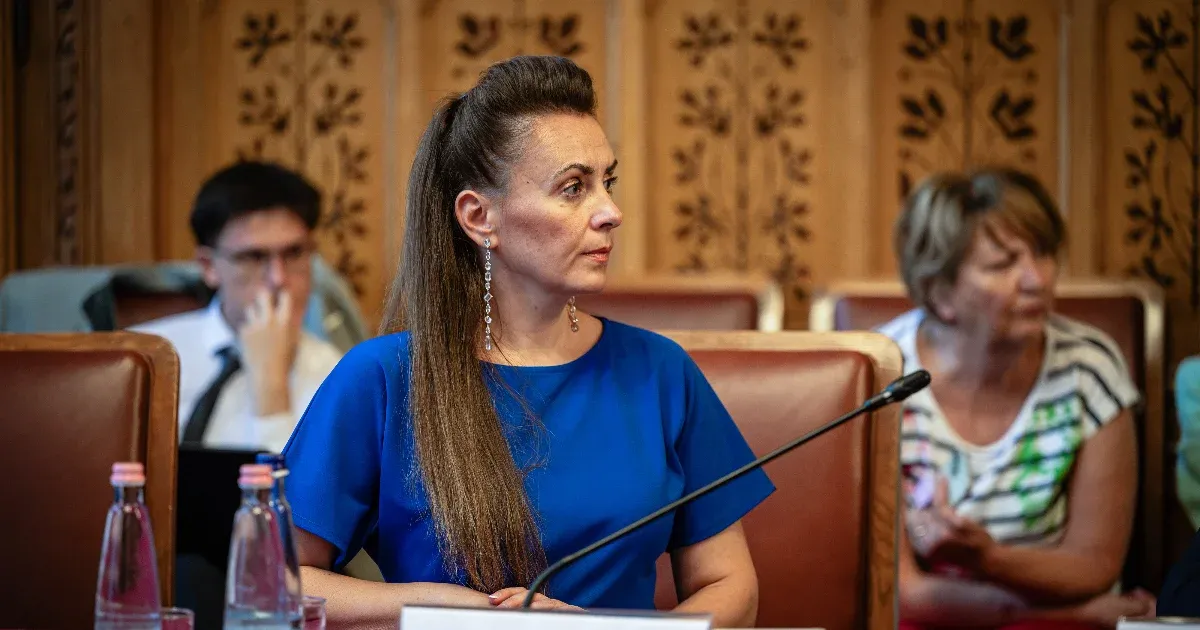 Mi Hazánk képviselője szerint bűncselekményt követett el a Tisza frakcióvezető-helyettese – a képben Schummer Orsolya és Csézi Erzsébet Mi Hazánk képviselője szerint bűncselekményt követett el a Tisza frakcióvezető-helyettese – a képben Schummer Orsolya és Csézi Erzsébet