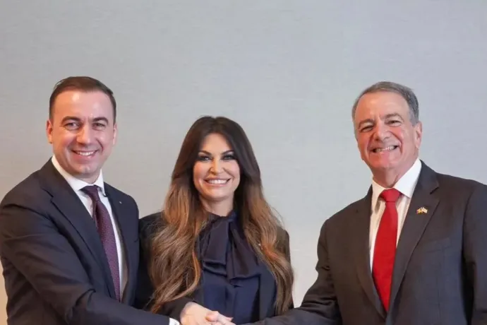 WSJ: Az athéni amerikai nagykövet azzal hencegett, hogy az USA buktatta meg a Bolojan-kormányt, mert Bukarest nem kért a túlárazott palagázból