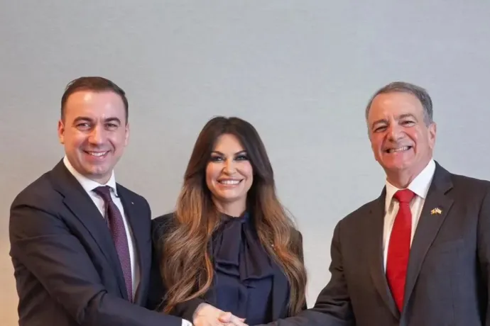 WSJ: Az athéni amerikai nagykövet azzal hencegett, hogy az USA buktatta meg a Bolojan-kormányt, mert Bukarest nem kért a túlárazott palagázból
