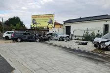 Az árokba kellett ugrania egy gyalogosnak, hogy ne üsse el a szombat délelőtt Siófokon balesetet okozó Audi sofőrje