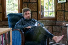 Huszonnyolc hattyúk – Napló a Villa Esterházyból