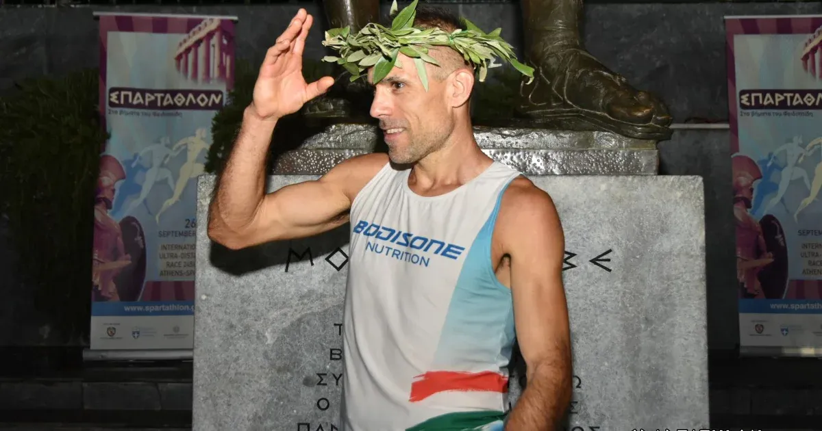 Bódis Tamás pályacsúccsal nyerte meg a Spartathlont – Magyar futó győzelme a görög ultramaratonon