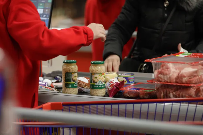 Elemző: A zsebünk is megérezné, ha ezen a héten leminősítik Romániát