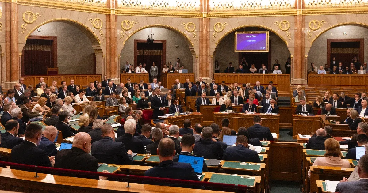 Az Országgyűlés dönt a Fidesz képviselőinek felfüggesztéséről Az Országgyűlés dönt a Fidesz képviselőinek felfüggesztéséről