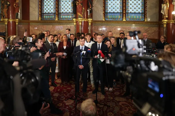 Bóka János és Hankó Balázs a Fidesz-KDNP sajtótájékoztatóján – Fotó: Bődey János / Telex
