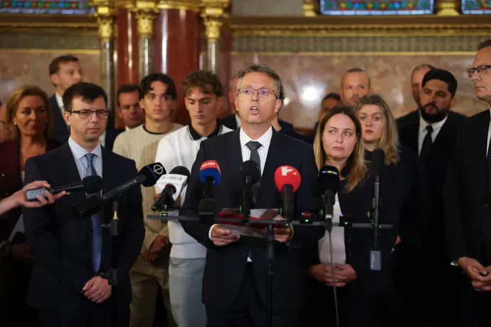 Hankó Balázs a Parlamentben várná be, hogy vezetőszáron vigyék el, Bóka elégtétellel fenyegetőzik