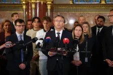 Hankó Balázs a Parlamentben várná be, hogy vezetőszáron vigyék el, Bóka elégtétellel fenyegetőzik