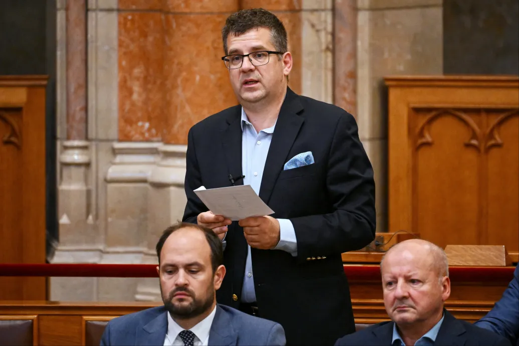 Seszták Miklós bement a Központi Nyomozó Főügyészségre, hogy vallomást tegyen