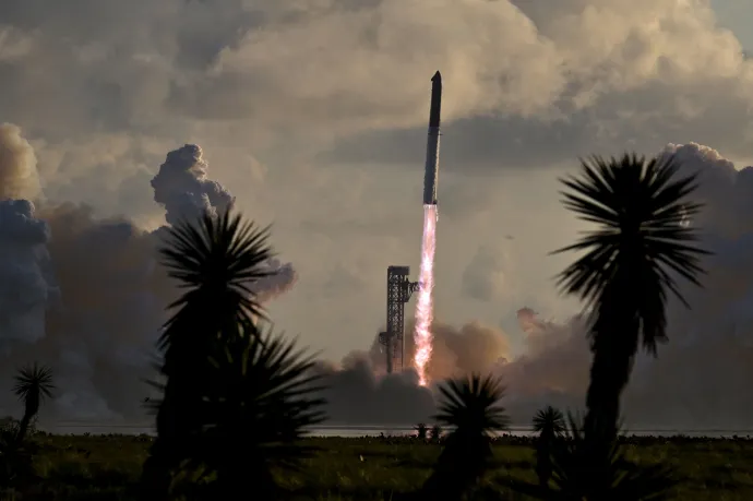 A SpaceX-nek először sikerült földkörüli pályára állítania hatalmas rakétáját