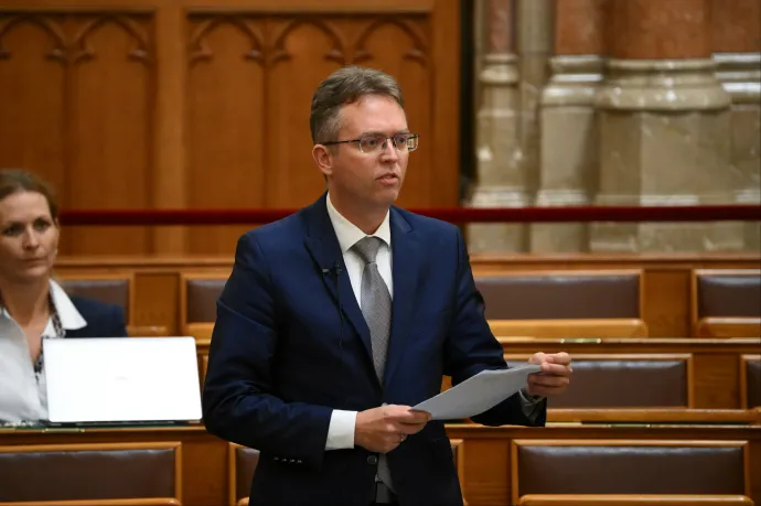 Orbán-era cultural minister detained over corruption charges