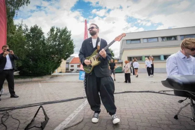 Hat év után kiszáll Beton.Hofi zenekarából Kovács Gerrison gitáros