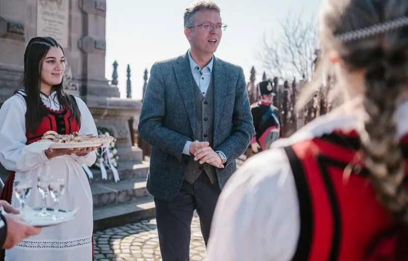 Best of Hankó Balázs, erdélyi kiadás: kampányoló diákok, Sapientia-pénzek és egy Bogányi-zongora