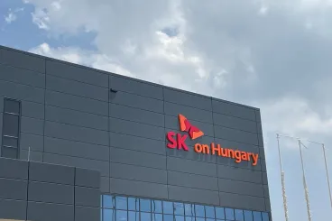 Újabb százmilliós bírságot kapott az iváncsai akkugyár