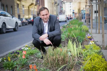 Megszüntették Őrsi Gergely letartóztatását, de nyomkövetőt kapott