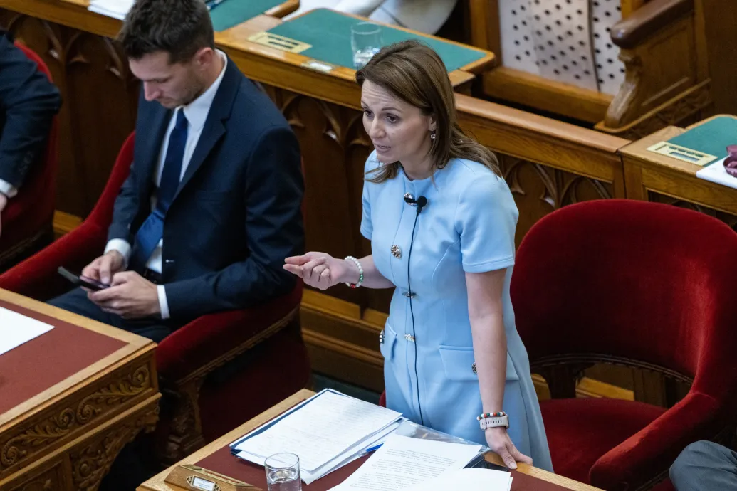 Olyan cég kapott támogatást, aminek az államtitkár volt az egyik vezetője, Lőrincz Viktória feljelentést tett