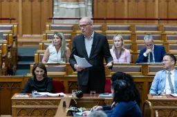 Tarr Zoltán bejelentette, megszüntetik a Magyar Nemzeti Múzeum Közgyűjteményi Központot