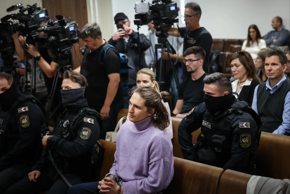 Enyhítették az antifa-ügy vádlottjainak elsőfokú ítéletét, Maja T. hét év szabadságvesztést kapott