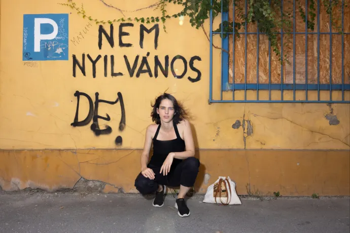 Ingyen lehet hallgatni Kemény Lili nagy port kavart regényének hangoskönyvét, amit a szerző maga olvas fel