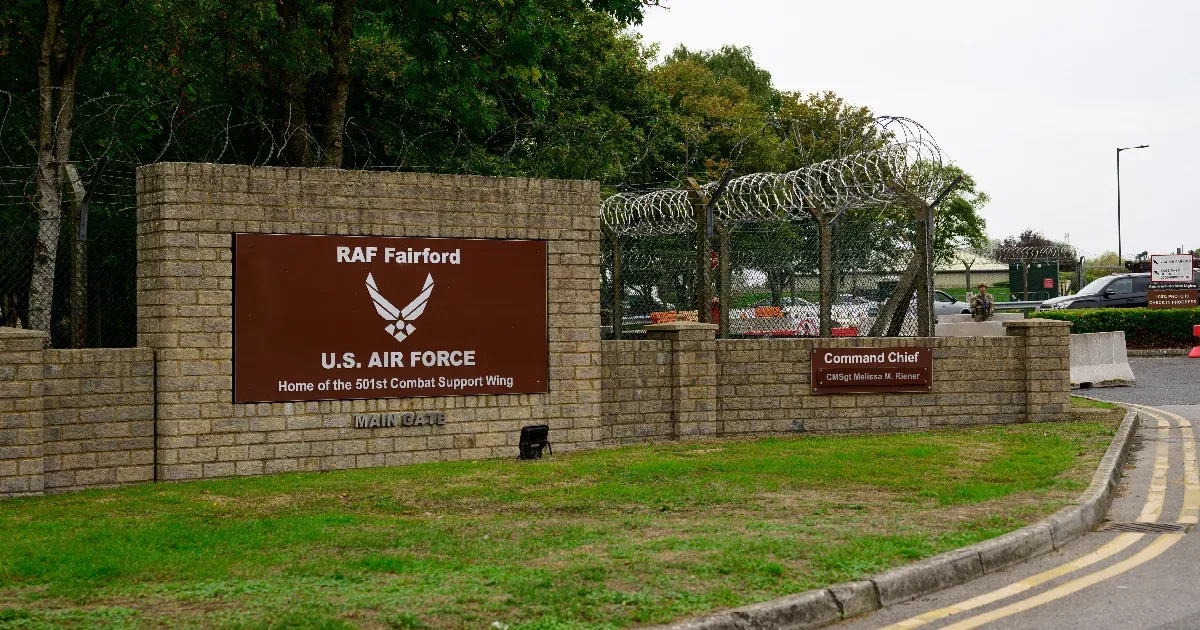 Erős jelek arra utalnak, hogy Iránnak szerepe lehetett az RAF Fairford légibázis incidensében, állítja a brit miniszterelnök Erős jelek arra utalnak, hogy Iránnak szerepe lehetett az RAF Fairford légibázis incidensében, állítja a brit miniszterelnök