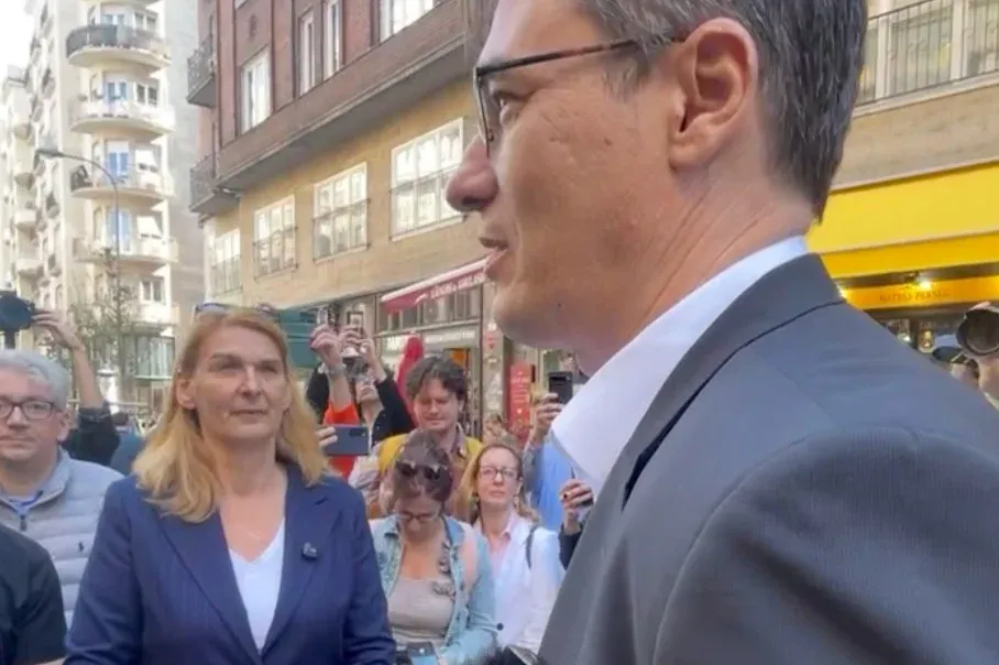Baranyi Krisztina Karácsonynak: Annyira kell ez a tízmilliárd forint, hogy elárulod érte a kerületeket?