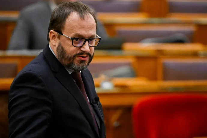 Egyelőre maradnak a Fidesz-kormány szent tehenei, de meddig fenntarthatók?