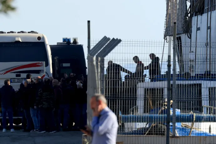 A magyar és 22 másik kormány megszavazta az illegális migránsok új uniós visszaküldési rendszerét