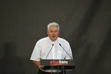 Bocsánatkérést vár Magyar Péter a paptól, aki azt mondta, a tiszások egy olyan erkölcsileg romlott társaságra szavaztak, amelyik elpusztítja az országot