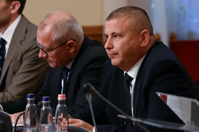 Feljelentést tesz Ruszin-Szendi Romulusz a Szerbiának gyanúsan olcsón eladott páncélozott járművek ügyében