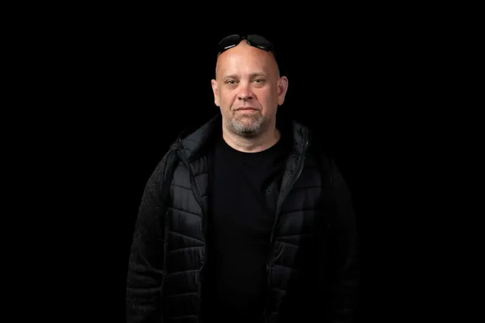 Fél disznót és egy névre szóló hentesbárdot kap a legfurább irodalmi díj nyertese