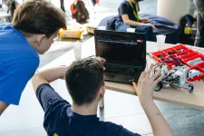 Robotot építene a gyerek? Ezzel a pályázattal ő is esélyt kap!