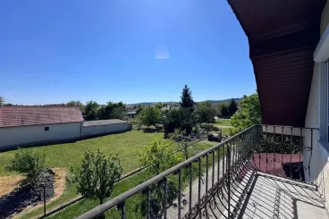 A Balaton mögött, ahol még más árszinten lehet otthont találni