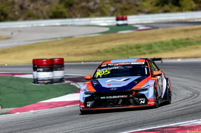 Michelisz Dél-Koreában és már a bajnoki pontversenyben is dobogós